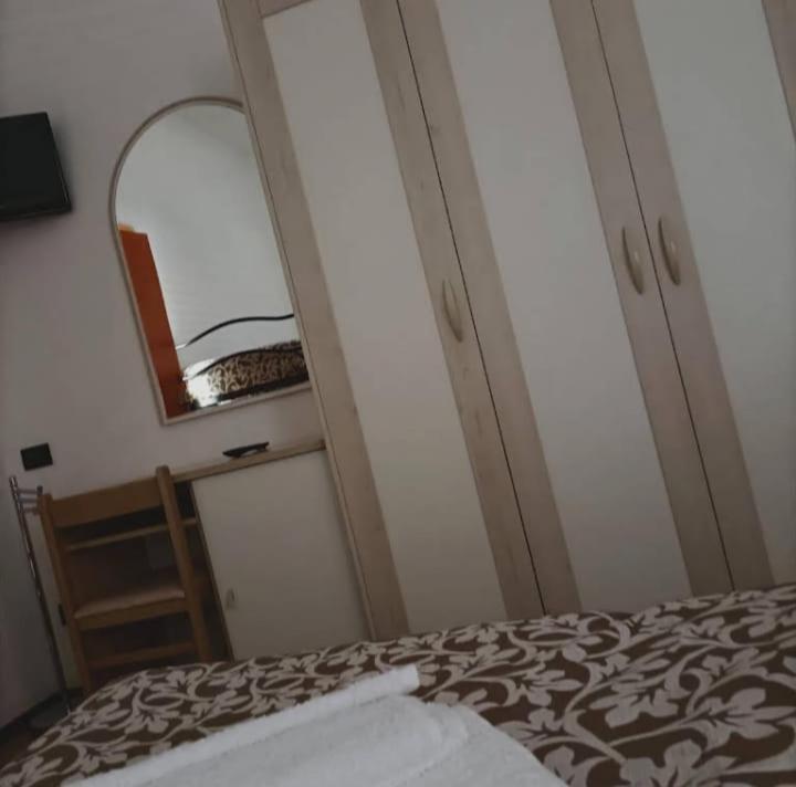 Hotel Ducale ベラーリア・イジェア・マリーナ エクステリア 写真
